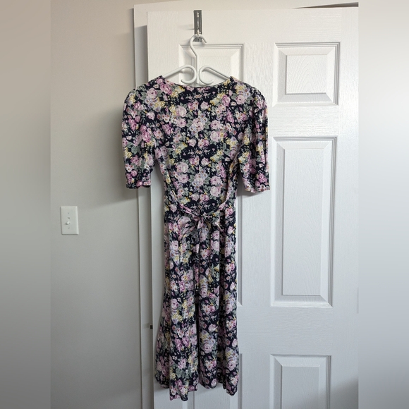 Vintage Floral Dress - Picture 2 of 4